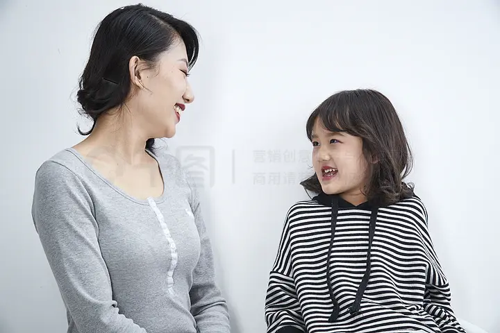 我买了一双巴黎世家什么梗视频海报