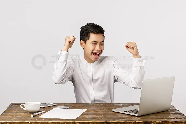 李子柒螺蛳粉袋装视频海报